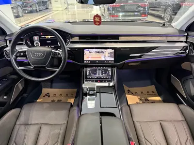 Audi A8 2021, 68000 км, за 456800 CNY - фото 7