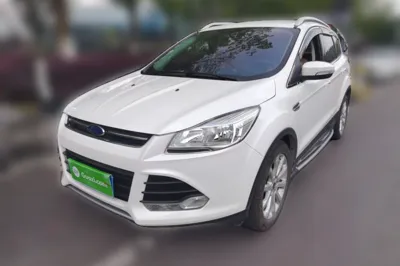 Ford Kuga · 2015 год