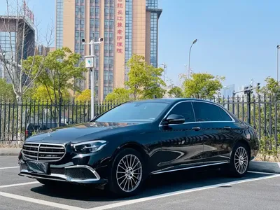 Mercedes-Benz E-Class 2023, 55000 км, за 208000 CNY - фото 1