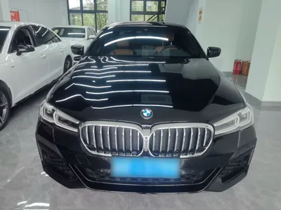 BMW 5 Series 2022, 35200 км, за 257700.89 CNY