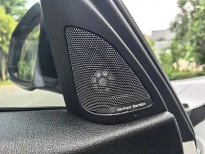 BMW 3 Series 2018, 127000 км, за 82800 CNY