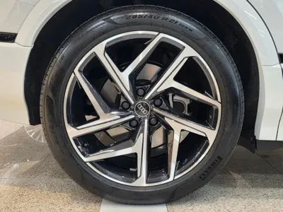 Audi Q6 e-tron 2025, 14212 км, за 79000000 KRW - фото 5