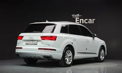 Audi Q7 2019, 111761 км, за 24500000 KRW