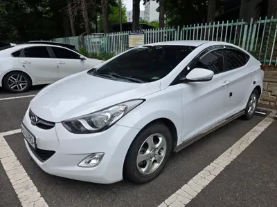 Hyundai Avante · 2013 год