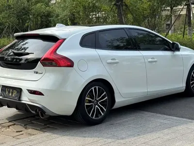 Volvo V40 2018, 90000 км, за 41800 CNY - фото 9