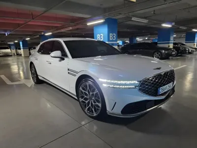 Genesis G90 2023, 32359 км, за 78540000 KRW