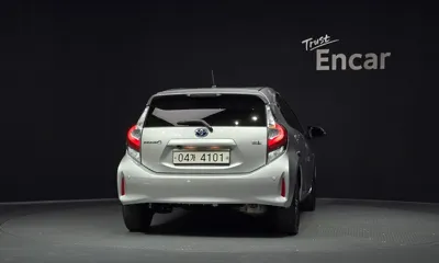 Toyota Prius 2018, 23423 км, за 15900000 KRW