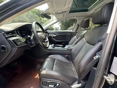 Audi A8 2019, 73000 км, за 268800 CNY - фото 4