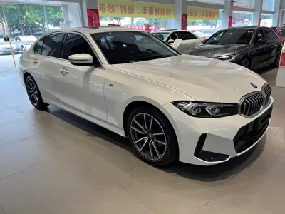 BMW 3 Series 2022, 38000 км, за 219800 CNY