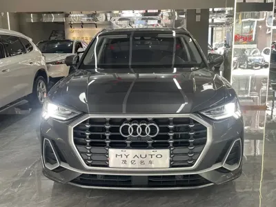 Audi Q3 2022, 36000 км, за 183800 CNY