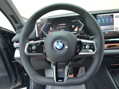 BMW 5 Series 2026, 100 км, за 320000 CNY - фото 9