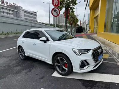 Audi Q3 2022, 47400 км, за 172800 CNY