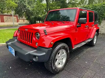 Jeep Wrangler · 2014 год