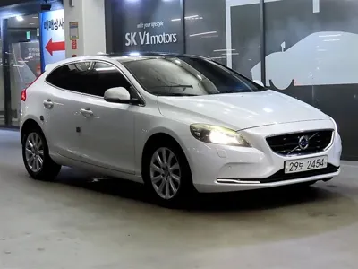 Volvo V40 2016, 187373 км, за 7400000 KRW - фото 1