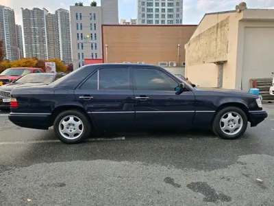 Mercedes-Benz E-Class 1995, 208800 км, за 13000000 KRW