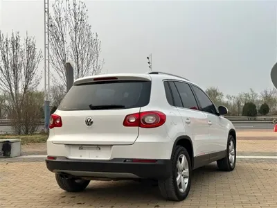 Volkswagen Tiguan 2013, 140000 км, за 24000 CNY
