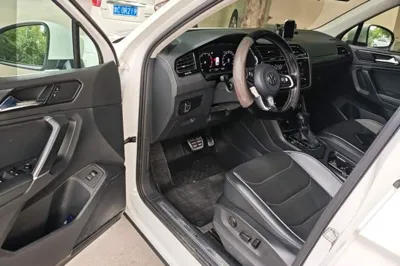 Volkswagen Tiguan L 2019, 108900 км, за 98312.23 CNY - фото 23