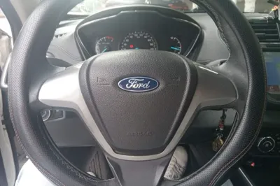 Ford Escort 2017, 89200 км, за 37082.92 CNY - фото 9