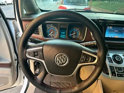 Buick GL8 2015, 143000 км, за 56000 CNY