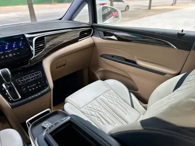 Buick GL8 2019, 129000 км, за 95800 CNY