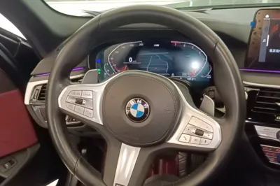 BMW 5 Series 2022, 74300 км, за 259037.22 CNY