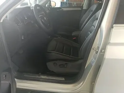 Volkswagen Tiguan L 2018, 125100 км, за 68600 CNY - фото 15