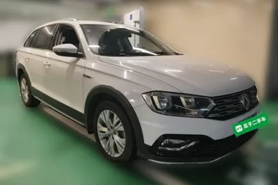 Volkswagen C-Trek 2017, 144500 км, за 40250.78 CNY