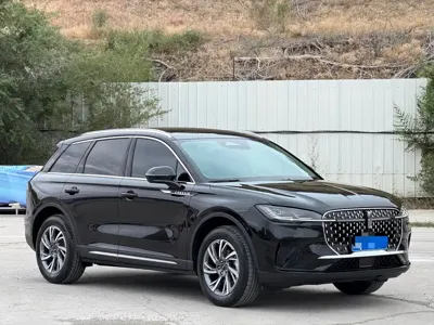 Lincoln Corsair 2023, 40000 км, за 139900 CNY