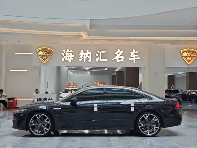Audi A7L 2023, 32000 км, за 262800 CNY