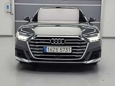 Audi A8 · 2020 год
