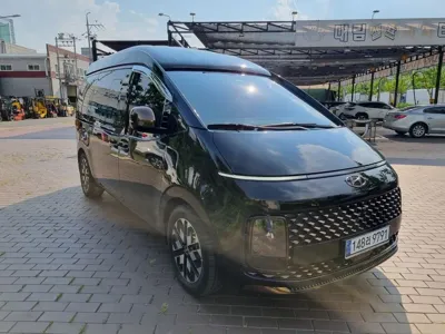 Hyundai Staria · 2023 год