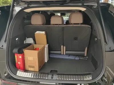 Li Auto Li MEGA 2025, 14700 км, за 478000 CNY