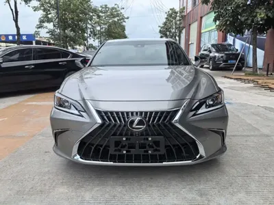 Lexus ES 2023, 27000 км, за 181800 CNY