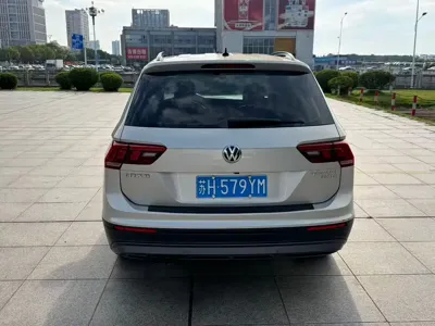 Volkswagen Tiguan L 2017, 90000 км, за 49800 CNY - фото 8