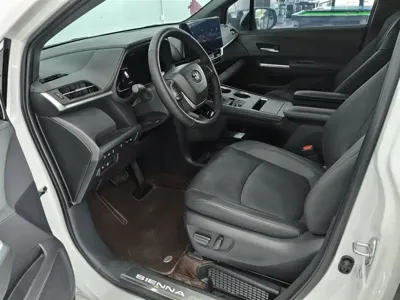 Toyota Sienna 2023, 90000 км, за 206000 CNY - фото 9