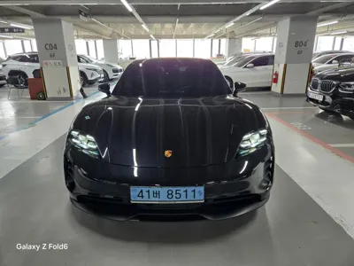 Porsche Taycan · 2023 год