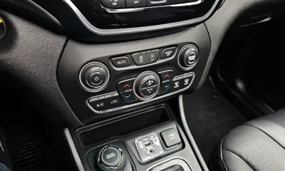 Jeep Cherokee 2020, 20555 км, за 20500000 KRW - фото 30