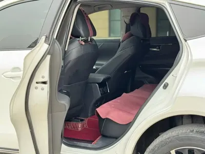 Toyota Venza 2022, 41100 км, за 128699 CNY - фото 19