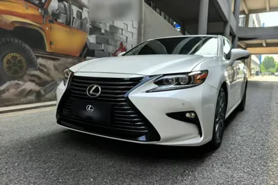 Lexus ES · 2017 год
