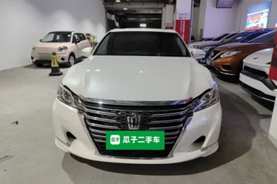 Toyota Crown 2015, 125800 км, за 102436.76 CNY
