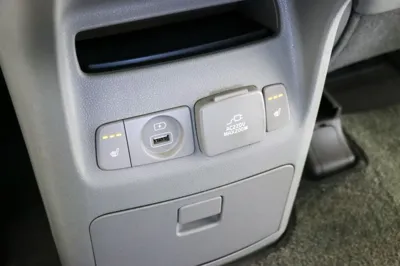 Kia Canival 2015, 305698 км, за 5500000 KRW - фото 16