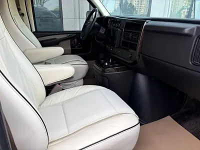 GMC Savana 2012, 70000 км, за 99000 CNY - фото 11