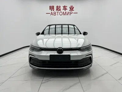 Volkswagen Golf 2022, 25000 км, за 132800 CNY