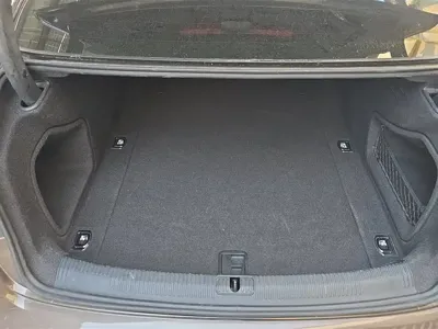 Audi A4L 2018, 93000 км, за 86800 CNY