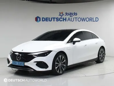 Mercedes-Benz EQE · 2022 год