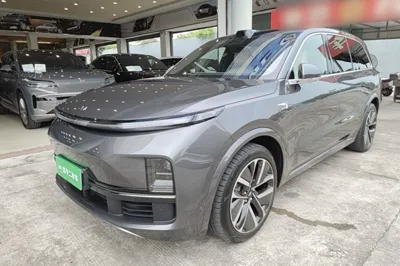 Li Auto L9 · 2022 год