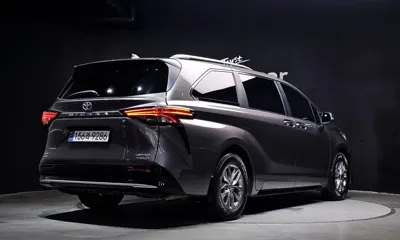 Toyota Sienna 2023, 57588 км, за 49900000 KRW