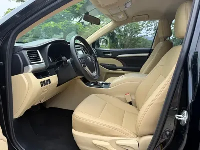 Toyota Highlander 2016, 190000 км, за 66800 CNY