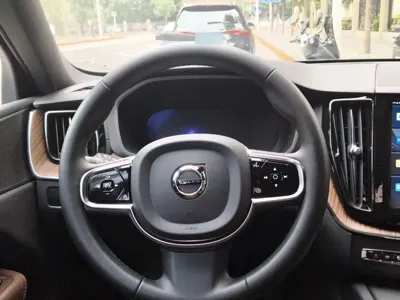 Volvo XC60 2022, 47200 км, за 151600 CNY - фото 3