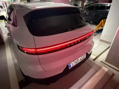 Porsche Cayenne 2024, 28000 км, за 74470000 KRW